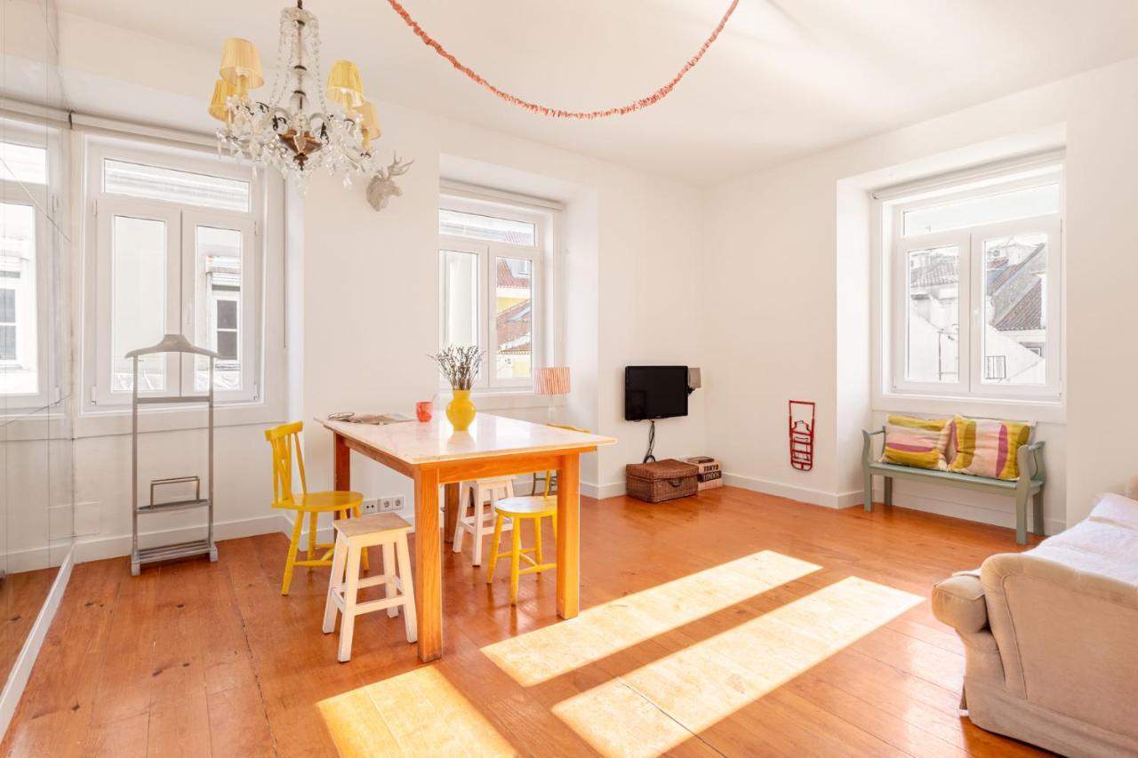 Joivy Chic 2Br Apt In Bairro Alto, 2Mins To Sao Pedro De Alcantara Viewpoint Lisboa Eksteriør billede