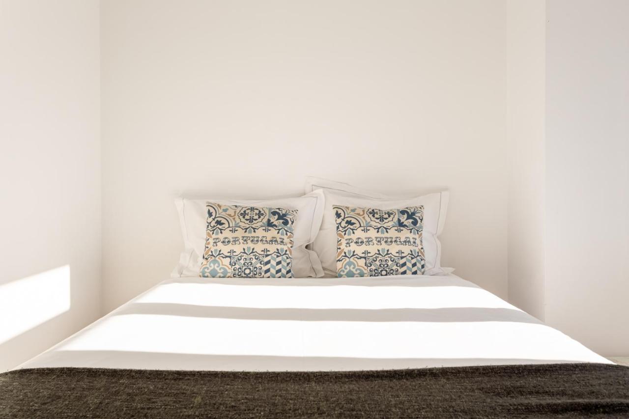 Joivy Chic 2Br Apt In Bairro Alto, 2Mins To Sao Pedro De Alcantara Viewpoint Lisboa Eksteriør billede