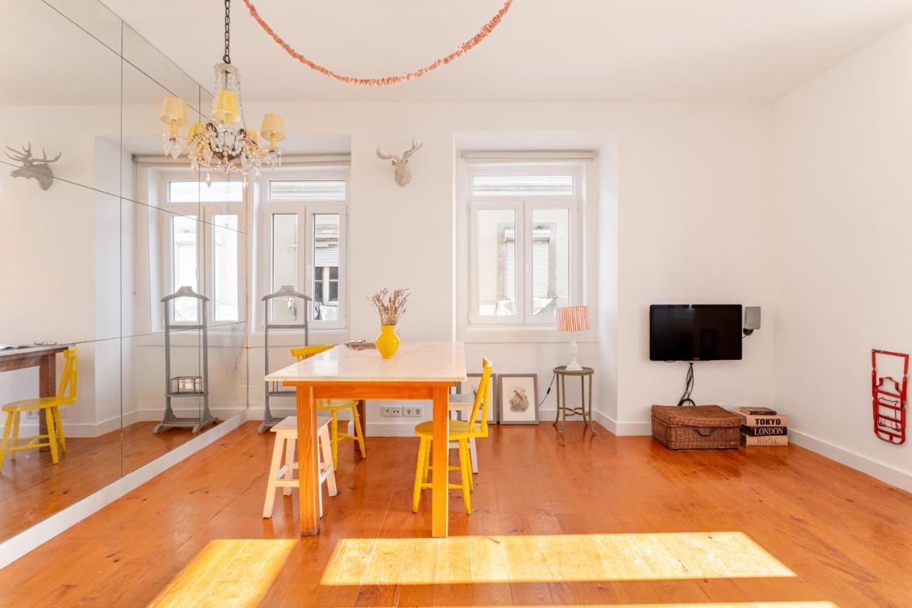Joivy Chic 2Br Apt In Bairro Alto, 2Mins To Sao Pedro De Alcantara Viewpoint Lisboa Eksteriør billede