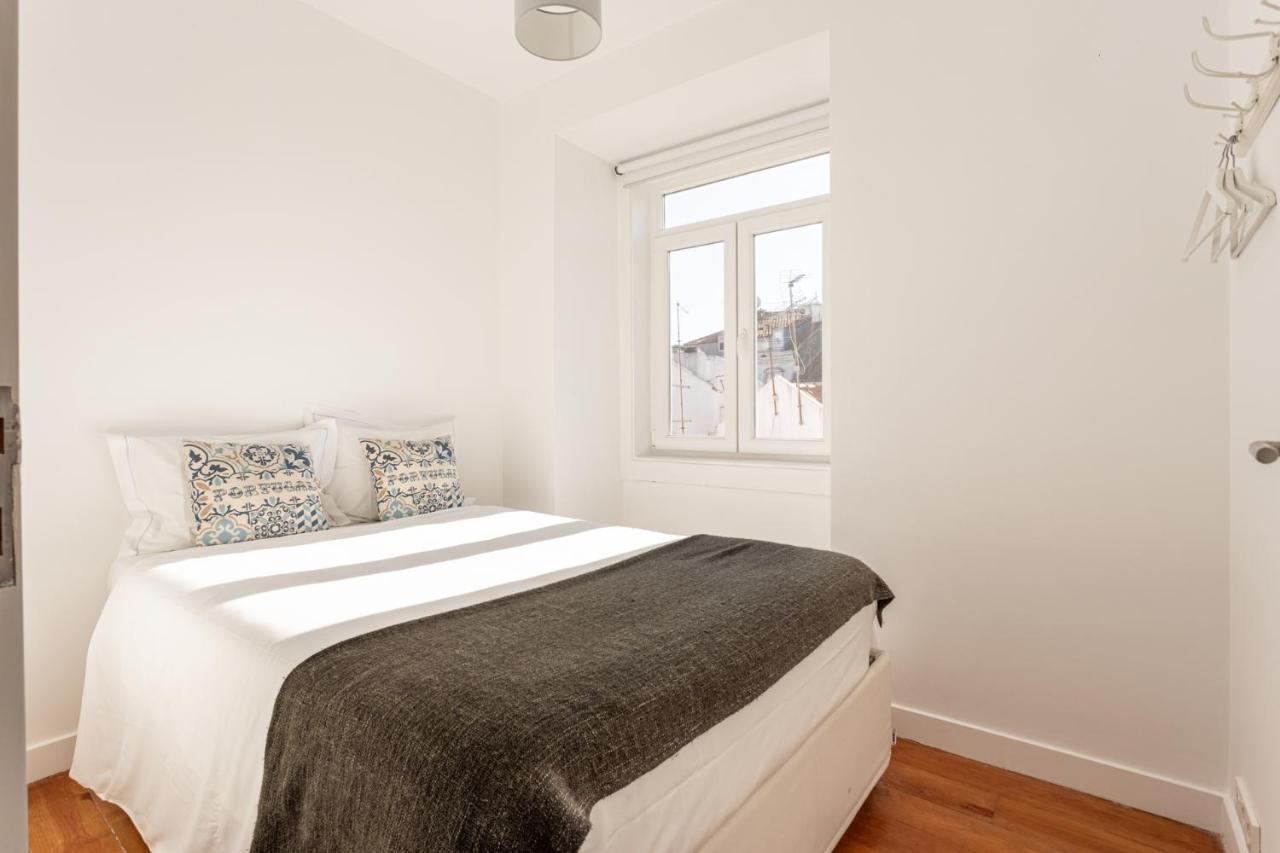 Joivy Chic 2Br Apt In Bairro Alto, 2Mins To Sao Pedro De Alcantara Viewpoint Lisboa Eksteriør billede